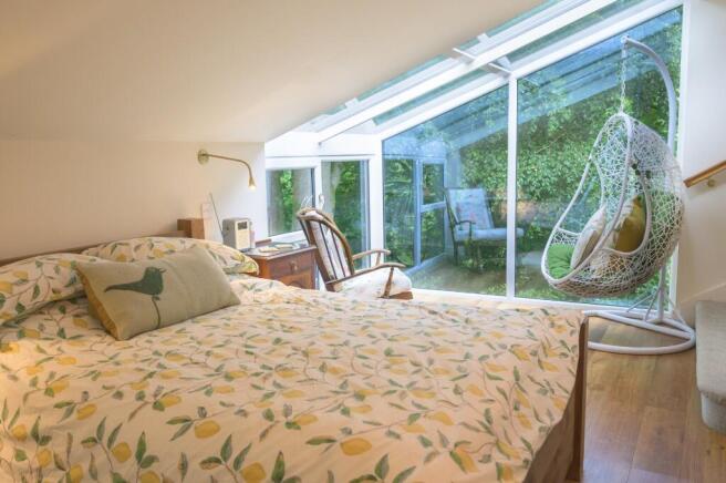 4 bed Semi-Detached for sale Image 7