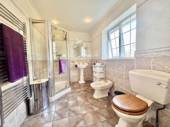 En suite shower room