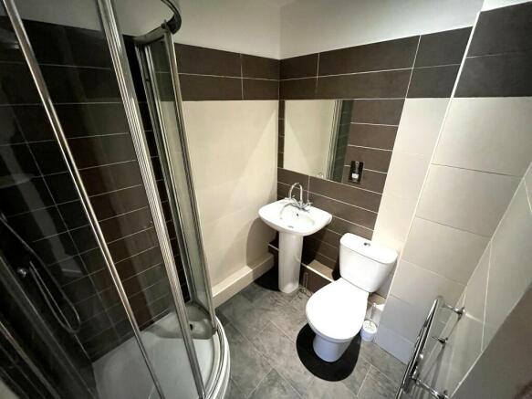 EN SUITE
