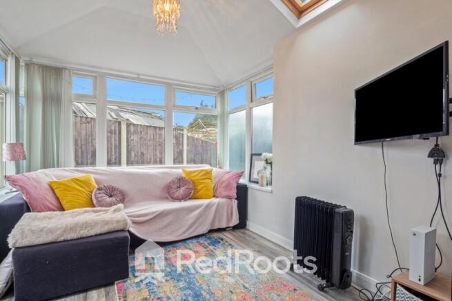 3 bed Semi-Detached for sale Image 10