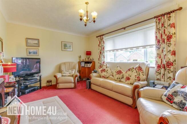 LOUNGE: