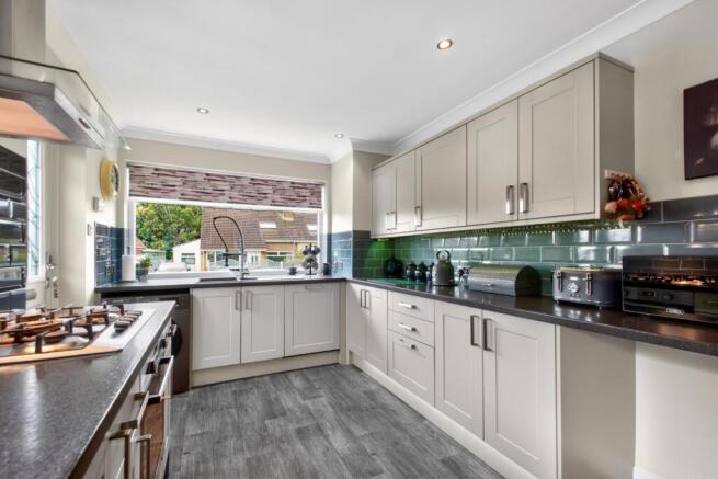 3 bed Semi-Detached Bungalow for sale Image 9