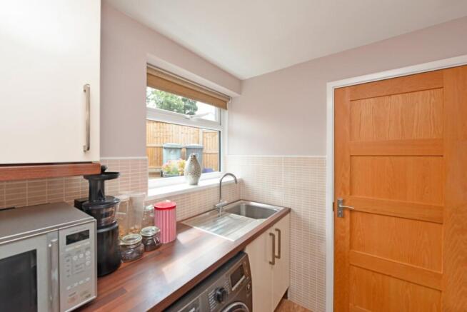 4 bed Semi-Detached for sale Image 10