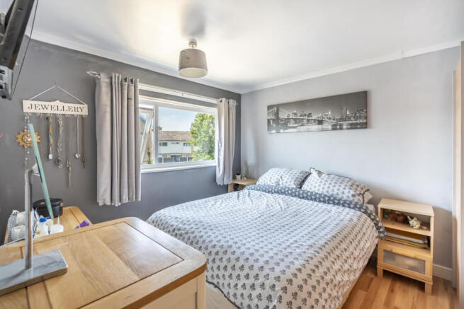 3 bed Terraced for sale Image 9