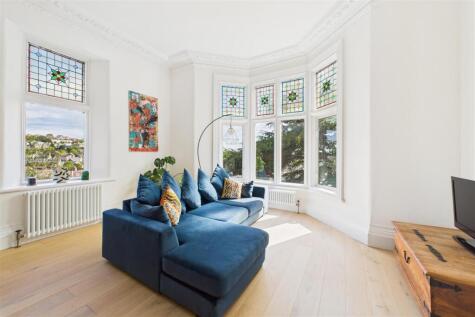 Beautiful ground floor apartment in Mid Clevedon
