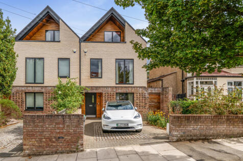Blake Road, London, N11