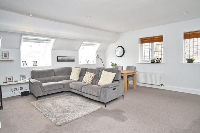 1 bed Flat for sale Image 2