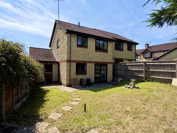 Fox Brook, Royal Wootton Bassett, SN4 8QD. photo 4