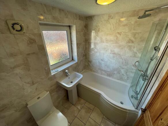 3 bed Terraced to rent Image 10