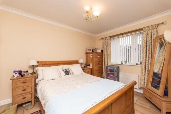 2 bed House for sale Image 7