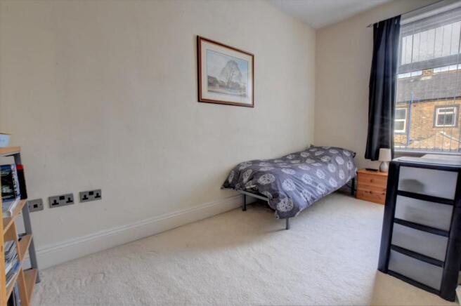 Bed 2.jpg