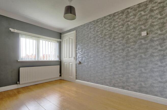 3 bed Semi-Detached to rent Image 9