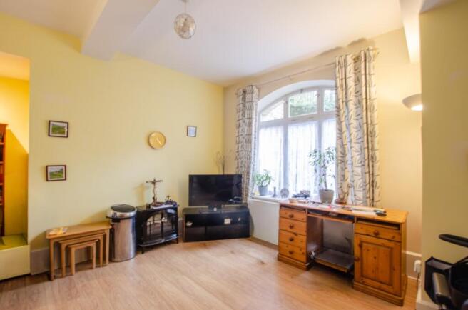 3 OLD MANOR HOUSE TPS Bodmin 01208 74182-4