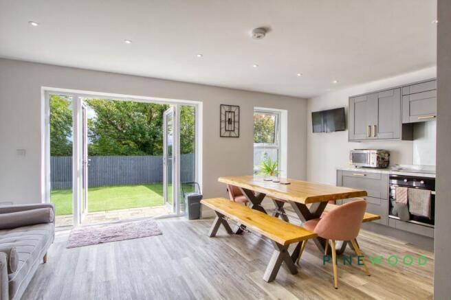 KITCHEN / DINER