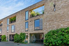 25, Henslow Mews, Cambridge CB2 8BX