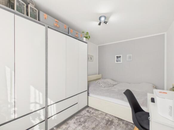 3 bed Terraced for sale Image 10