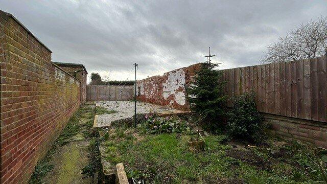 2 bed House to rent Image 7