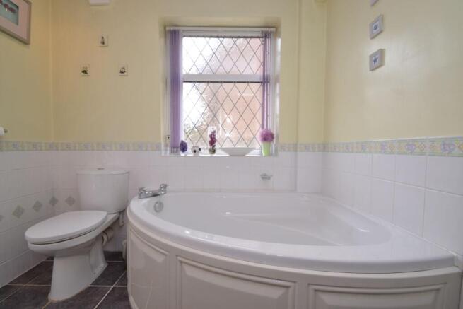 3 bed Detached Bungalow for sale Image 9