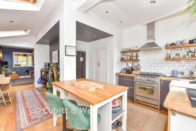 Kitchen/Breakfast Area