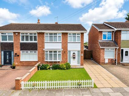Gwendoline Close, Thingwall, Wirral, CH61