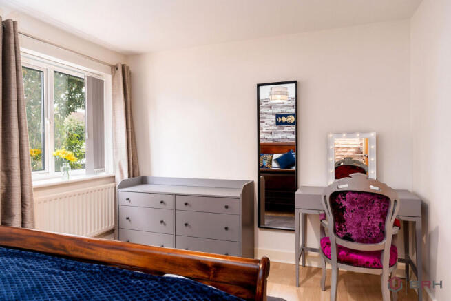 3 bed Apartment to rent Image 12