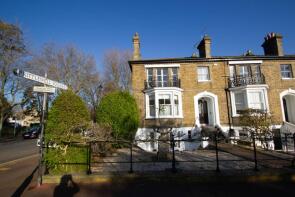 7, Prittlewell Square, Southend-on-sea SS1 1DW