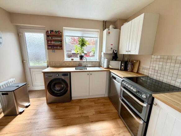 3 bed Semi-Detached for sale Image 5