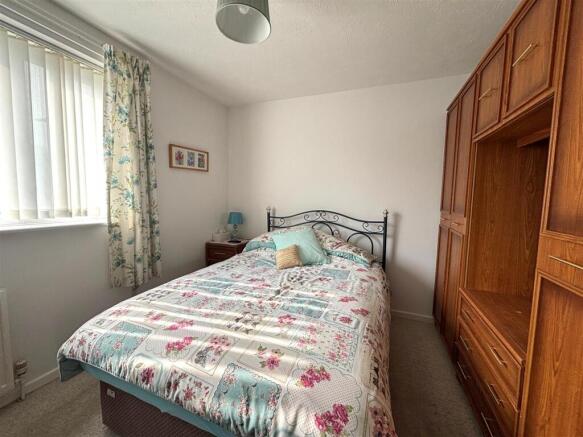Bed 2.jpg