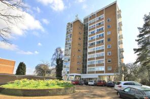 19, Craigmore Tower, Guildford Road, Woking GU22 7RB