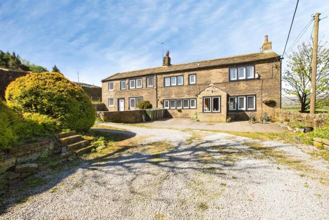 7 bed Detached for sale Image 11