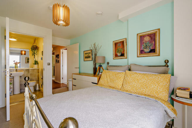 8435360-interior10-800
