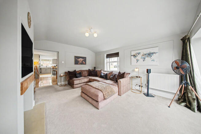 3 bed Detached for sale Image 8