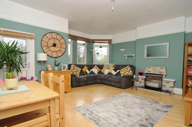 Living Room/Diner