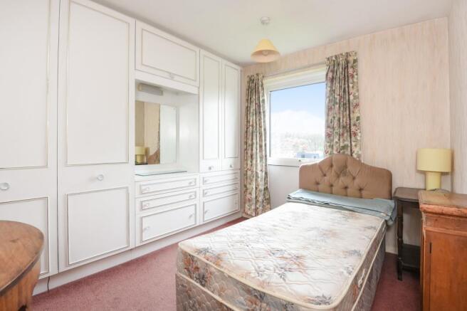 Bedroom .