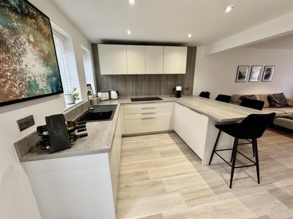 Open Plan Lounge/Kitchen