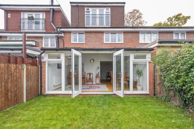 Fieldhouse Close
