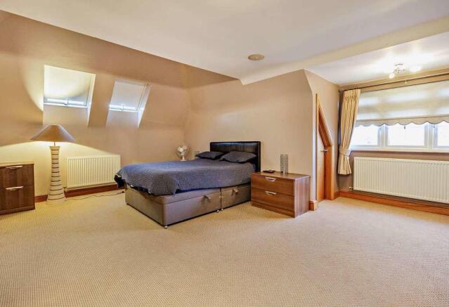 Bedroom suite 2 - 1st floor