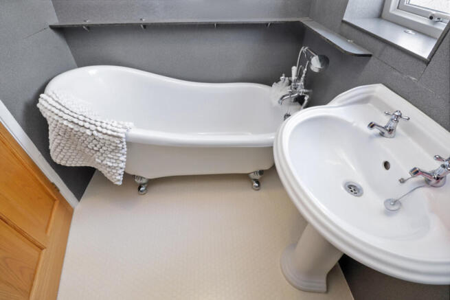 2 bed Bungalow for sale Image 8