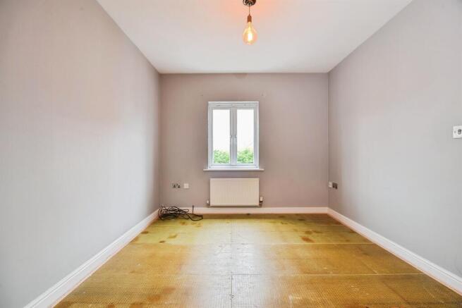 3 bed Semi-Detached for sale Image 10