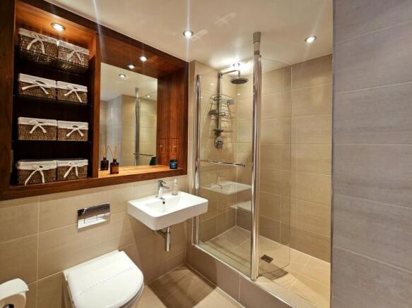 2 bed Apartment to rent Image 10