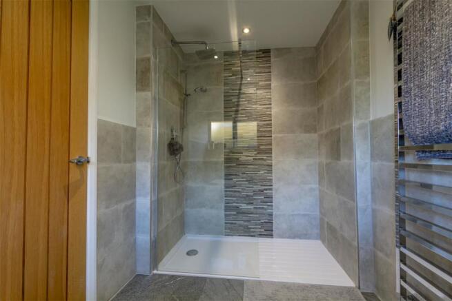 En-Suite (5)-HDR copy.jpg
