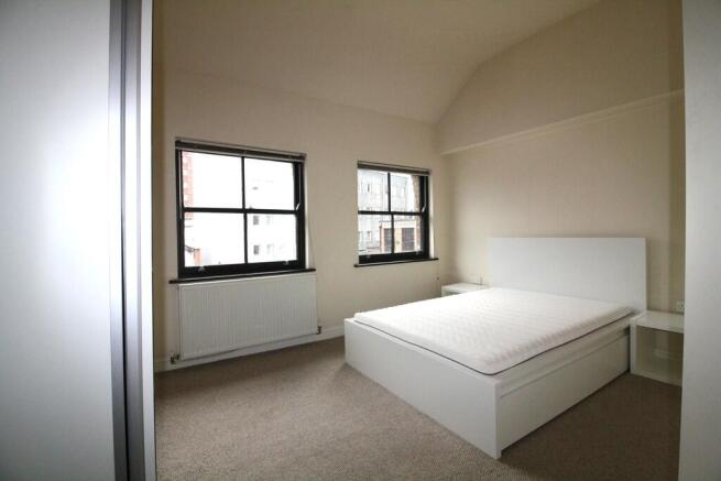 1 bed Apartment to rent Image 4