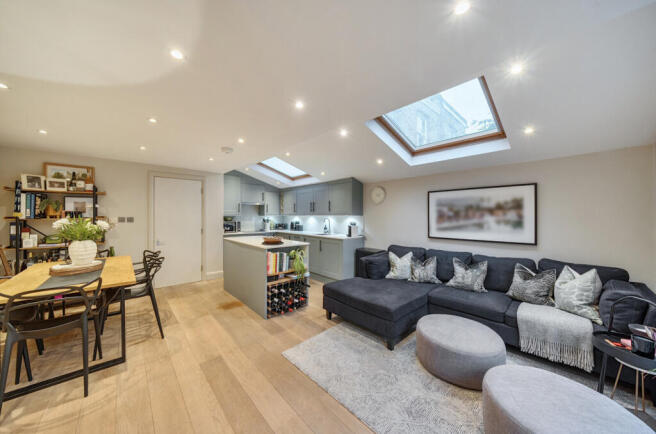 1395017-10-694aaa...