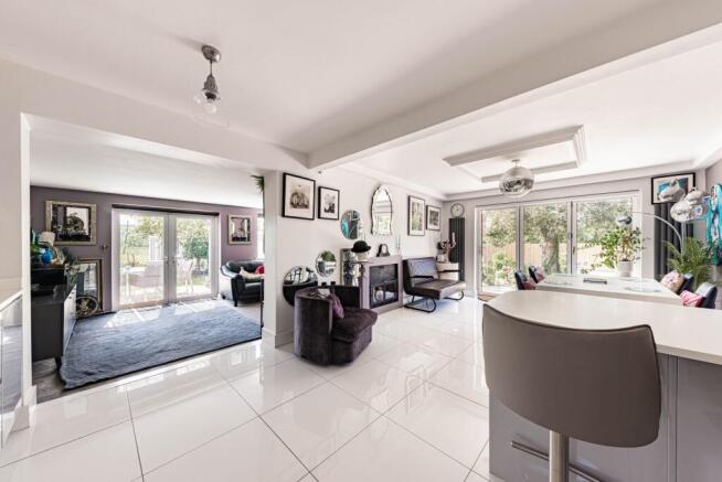 Kitchen/Dining Room (1)