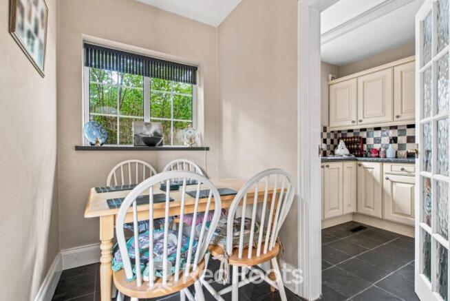 4 bed Detached for sale Image 7