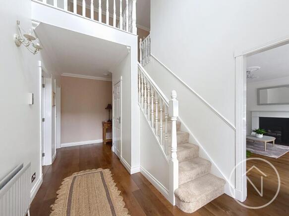 5 bed Detached for sale Image 12