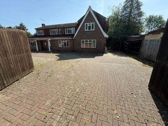 10 bed detached house to rent Imperial Road, Wind