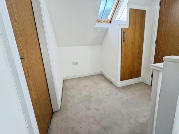 2 bed Flat for sale Image 10