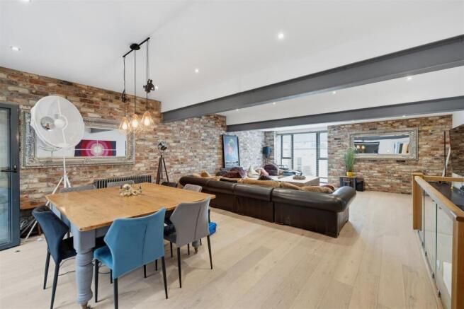 Lounge/Diner