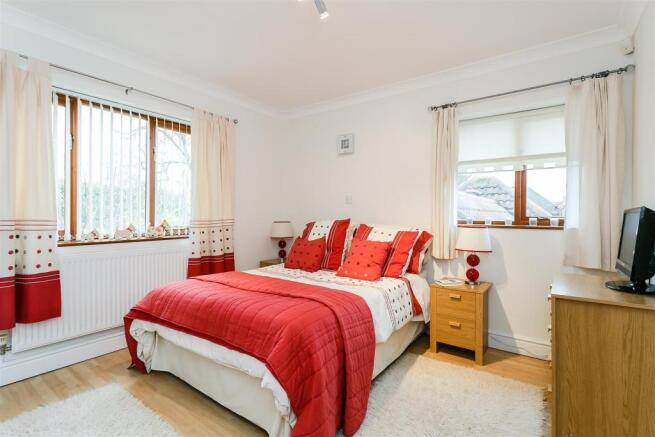 8319339-interior17.jpg